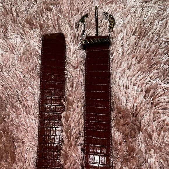 Donald J Pliner leather croc belt with bronze twist ornate buckle sz L main image 11